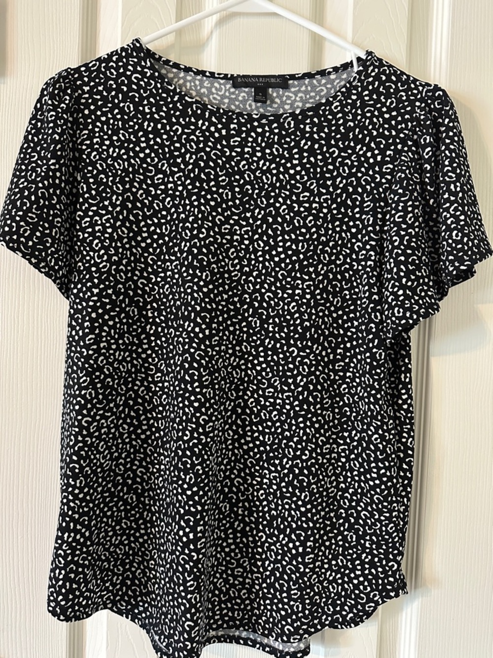Banana Republic Black and White Micro Leopard Short Sleeve Tee